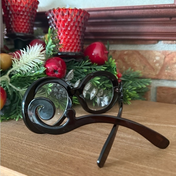Stylish Black Oversized Baroque Swirl Hollywood UV 400 Sunglasses main image 6